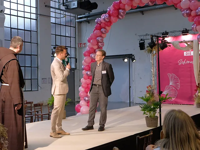 Die Evangelische Kirche in Düsseldorf auf der "Trau Dich"; Foto: evdus
