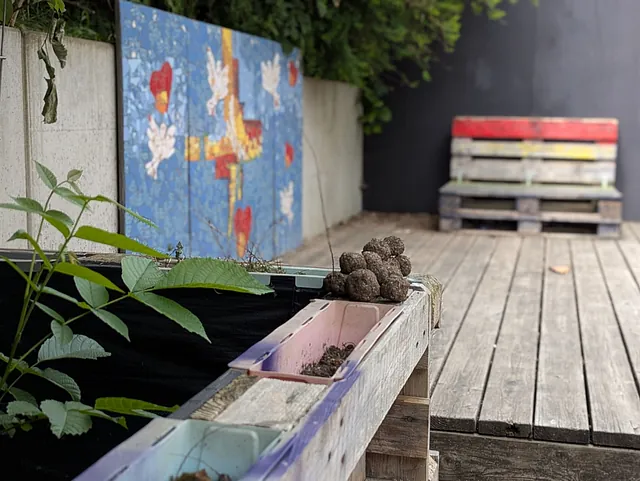 Auf unserem Außengelände im Apostel2 ist Platz zum Toben und Chillen; Foto: evdus
