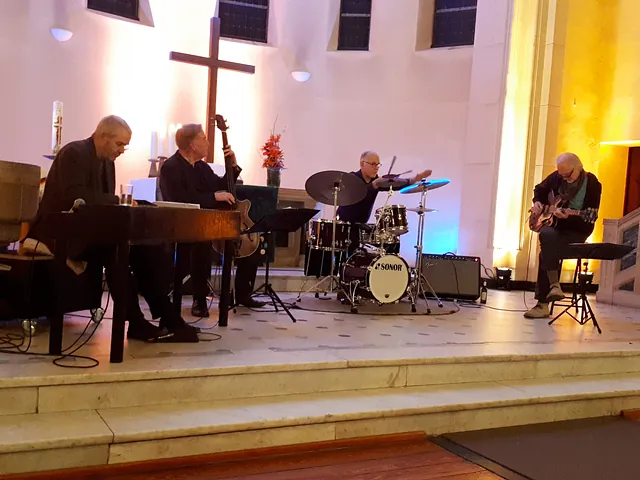 BISTRO in der Schlosskirche mit dem Meinhard Siegel Trio; Foto: Elke Wisse