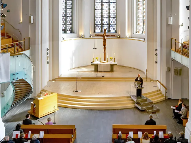 Altarraum in der Johanneskirche; Foto: Martina Chardin